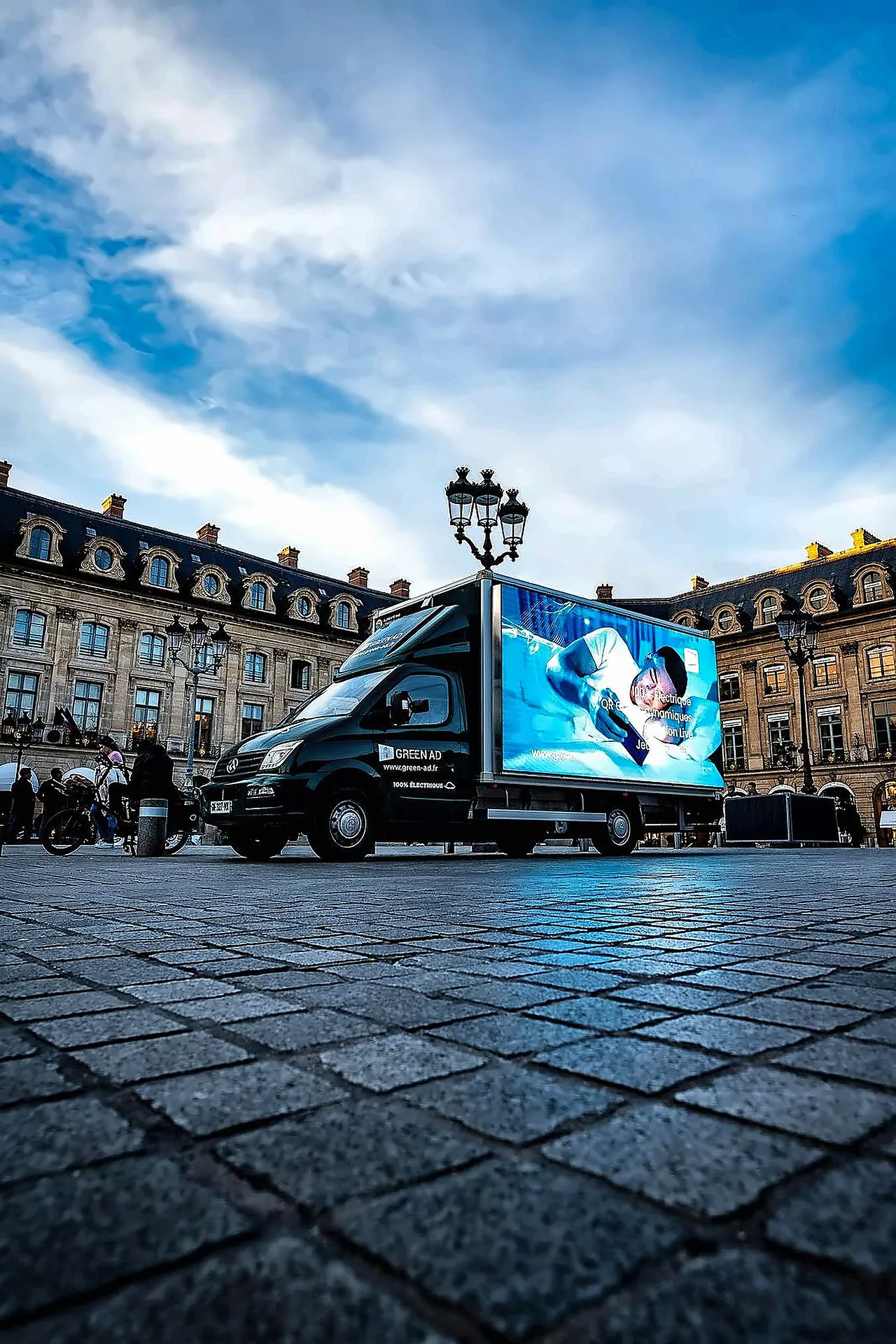 Place Vendôme · notre camion 100 % électrique